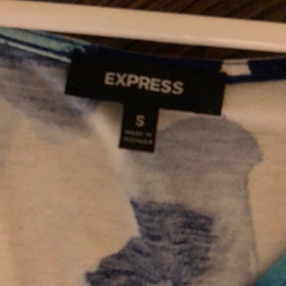 ๐๐๐ 3 for $20 ๐๐๐Express Top - Picture 2 of 5